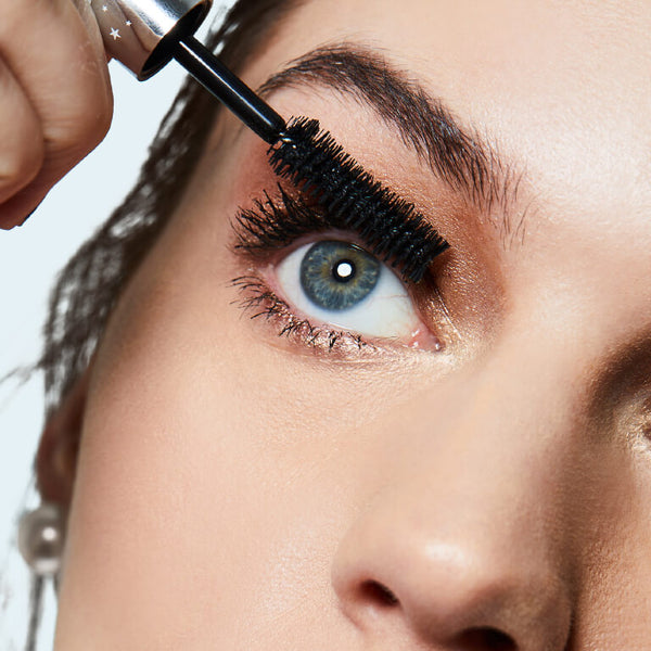 How to Repair Smudged Mascara on Your Face without Messing Up Your Makeup